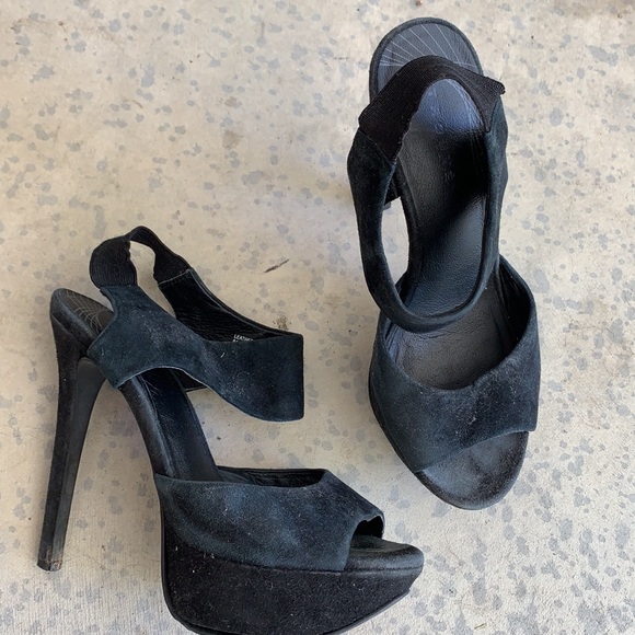 Trouve black platform heels - Picture 3 of 3